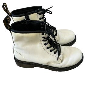 Doc dr martens white 1460 J women’s lace up boots Sz 5